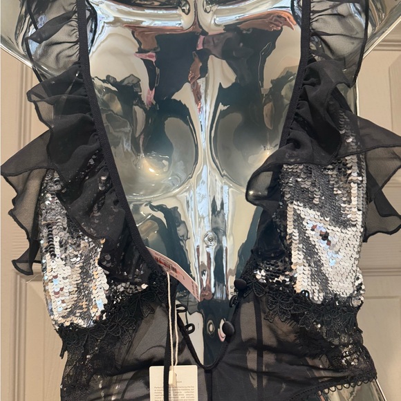 Black and Silver Sequin Bodysuit - Picture 7 of 8